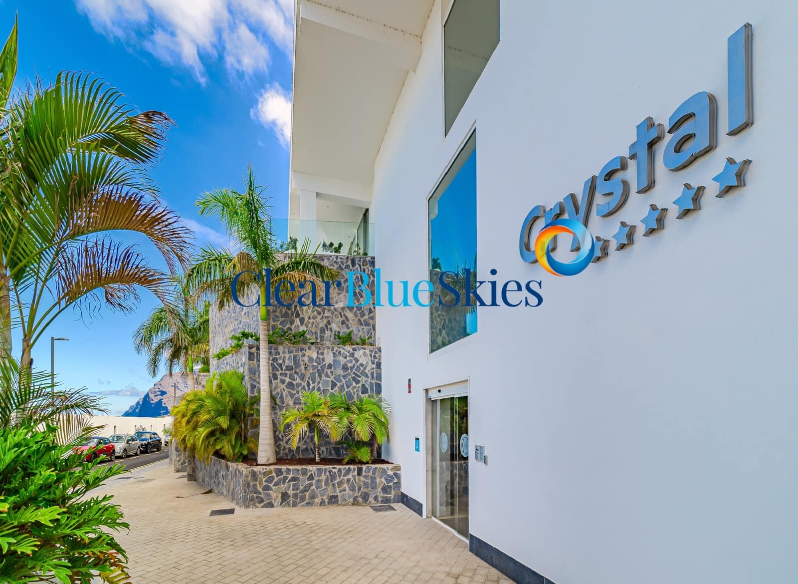 3 bedroom Penthouse for sale in Los Gigantes with pool garage - € 2,495,000 (Ref: 9912216)