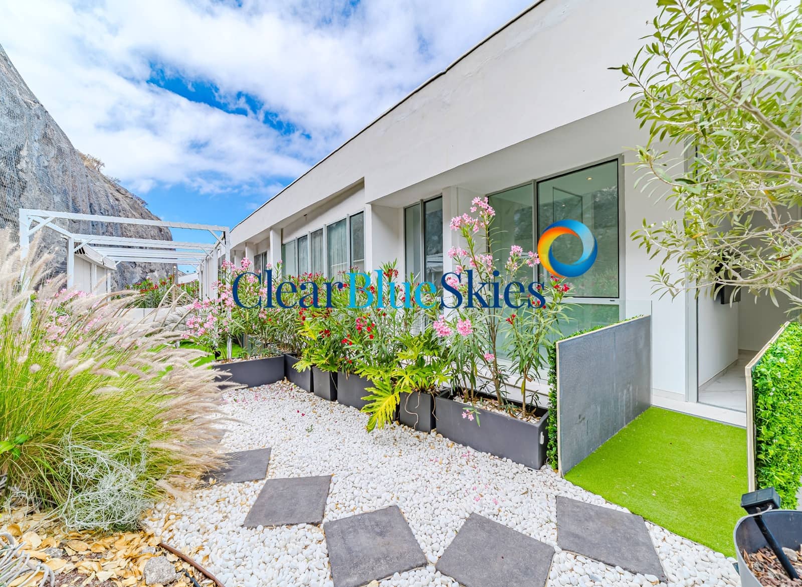 3 bedroom Penthouse for sale in Los Gigantes with pool garage - € 2,495,000 (Ref: 9912216)