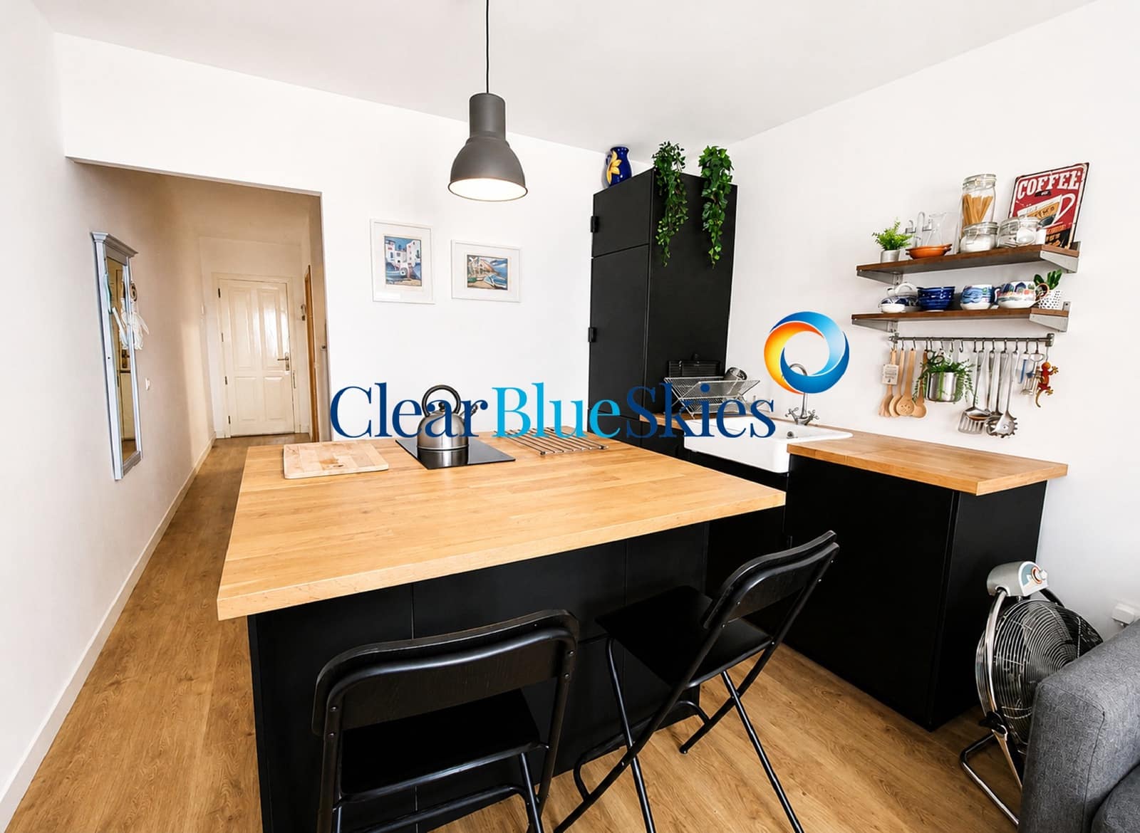 Studio for sale in Los Gigantes with pool garage - € 235,000 (Ref: 9922912)