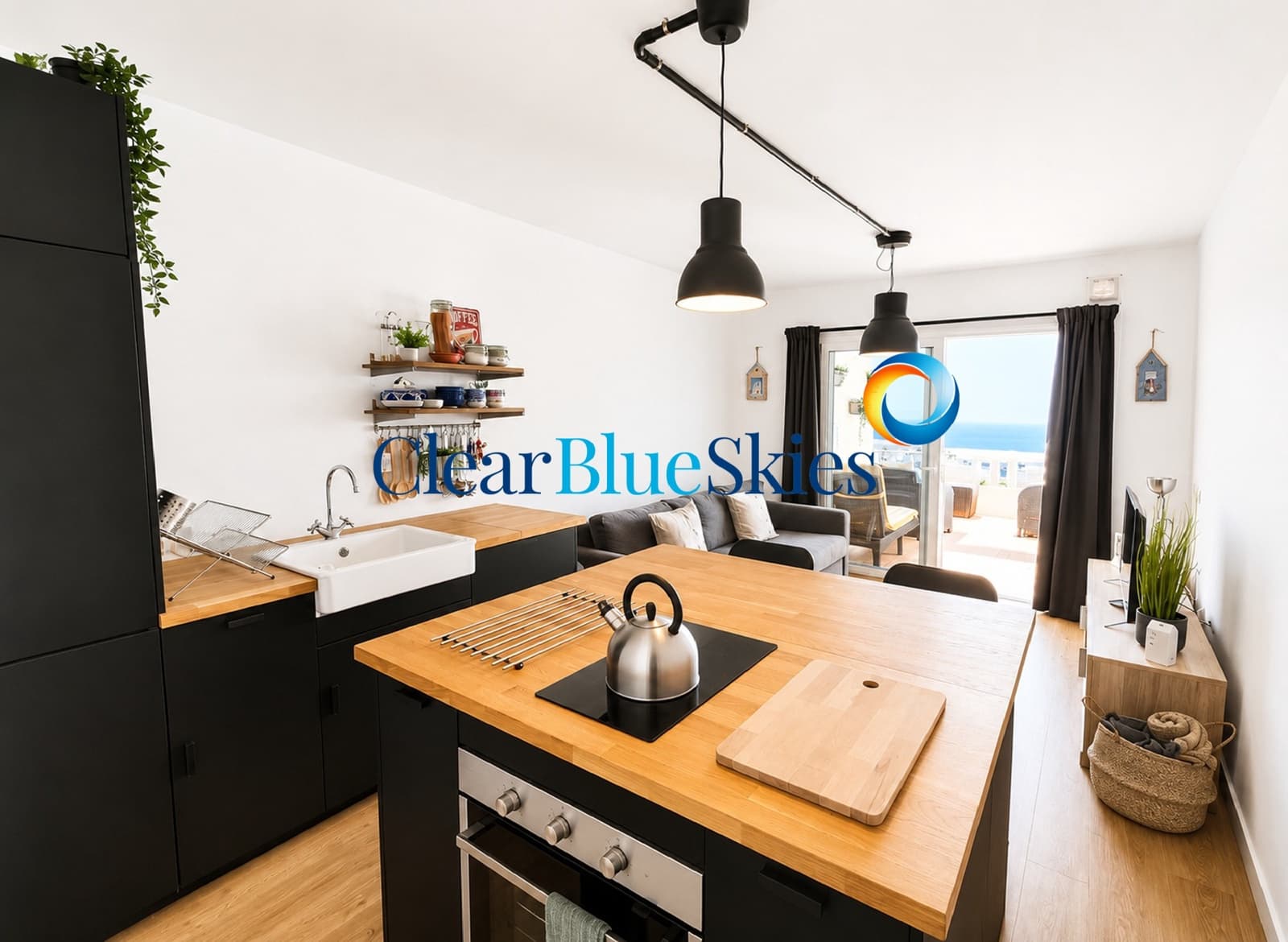 Studio for sale in Los Gigantes with pool garage - € 235,000 (Ref: 9922912)