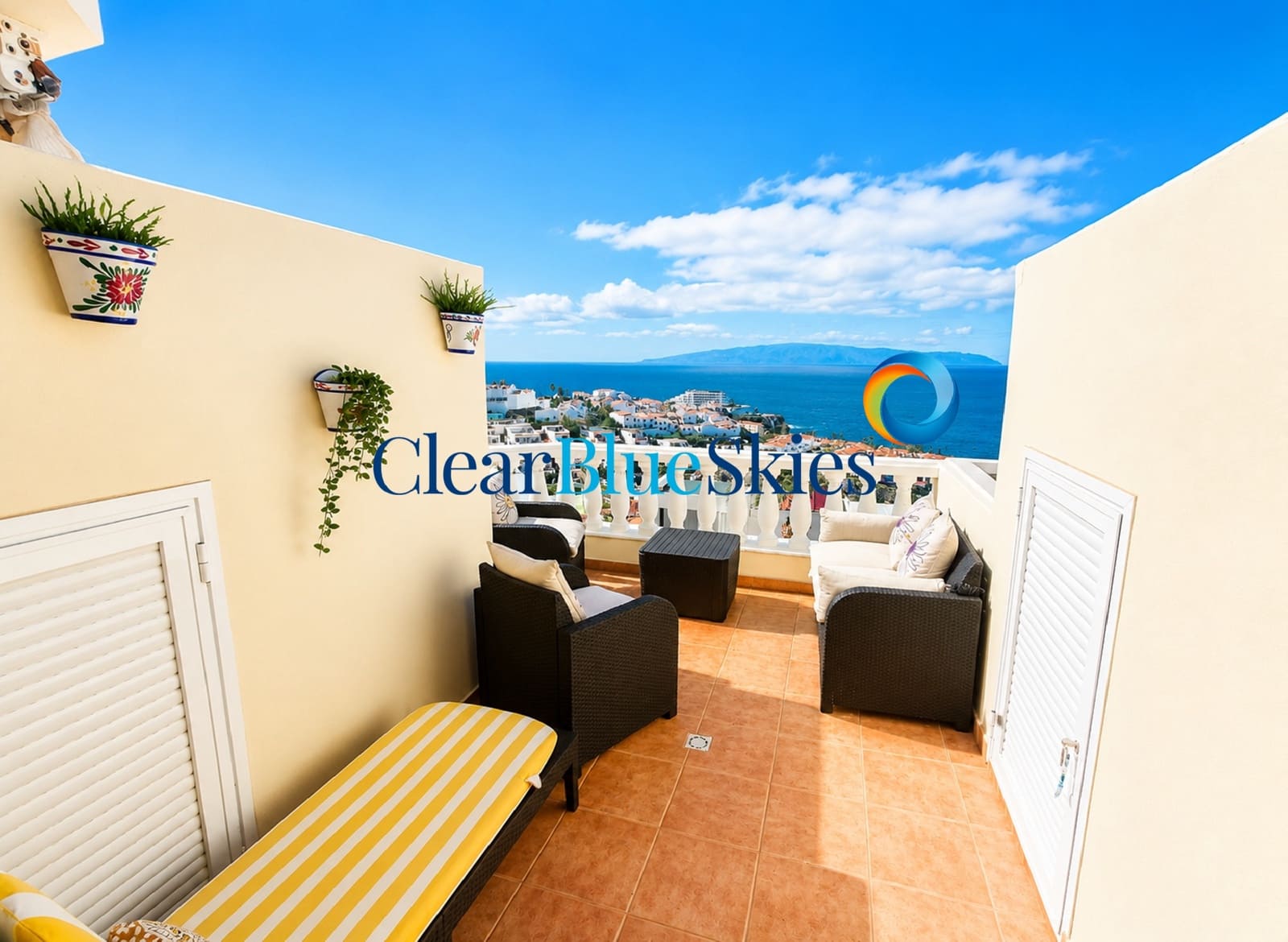 Studio for sale in Los Gigantes with pool garage - € 235,000 (Ref: 9922912)