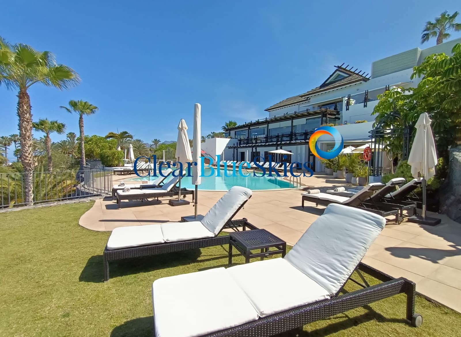 2 chambre Appartement à vendre à Guia de Isora avec piscine garage - 750 000 € (Ref: 9923037)