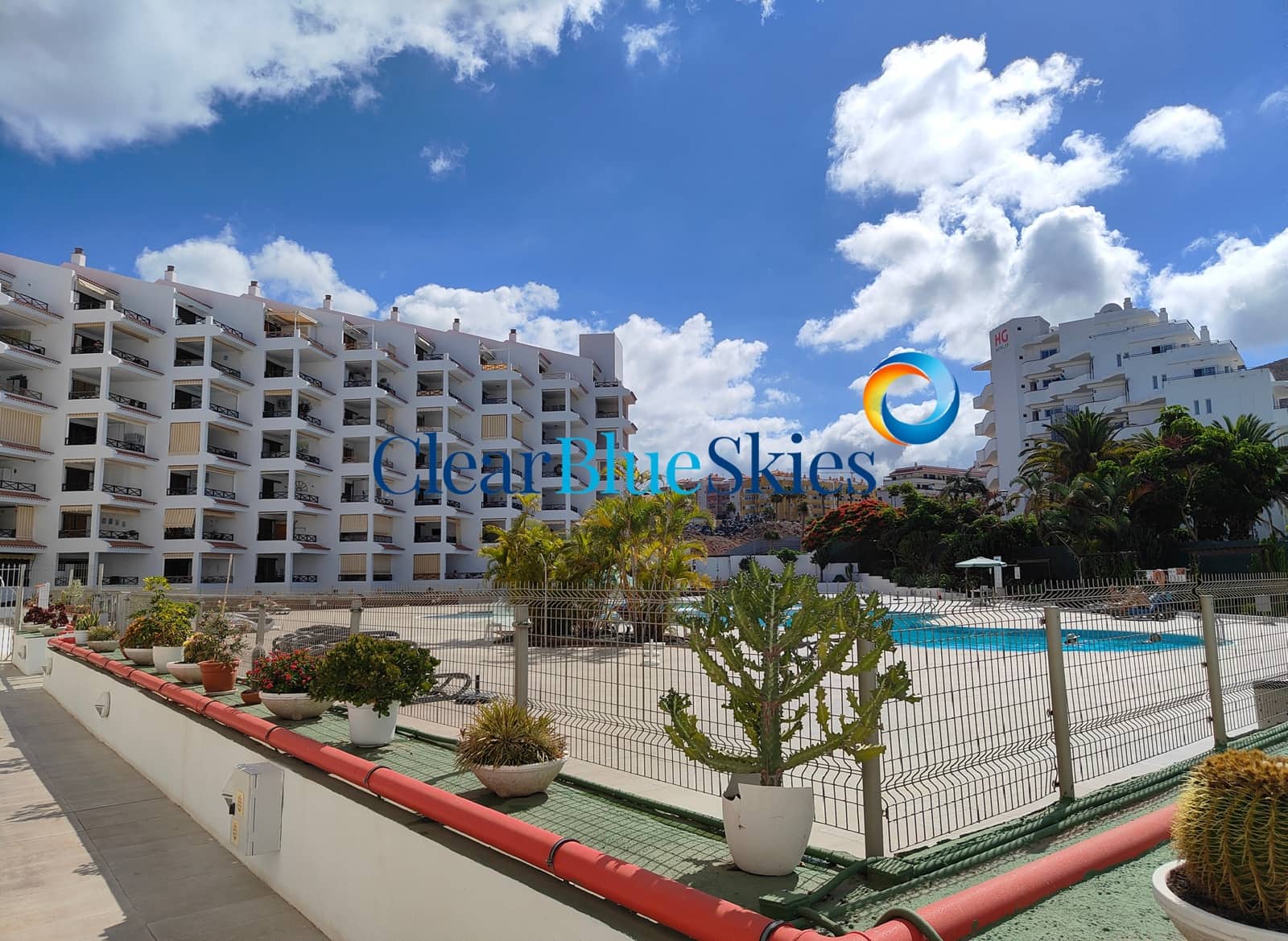1 bedroom Apartment for sale in Los Cristianos with pool garage - € 219,000 (Ref: 9928464)