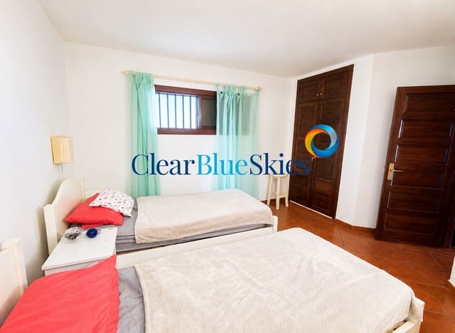 1 slaapkamer Appartement te koop in Los Cristianos, Arona met zwembad garage - € 225.000 (Ref: 9928464)