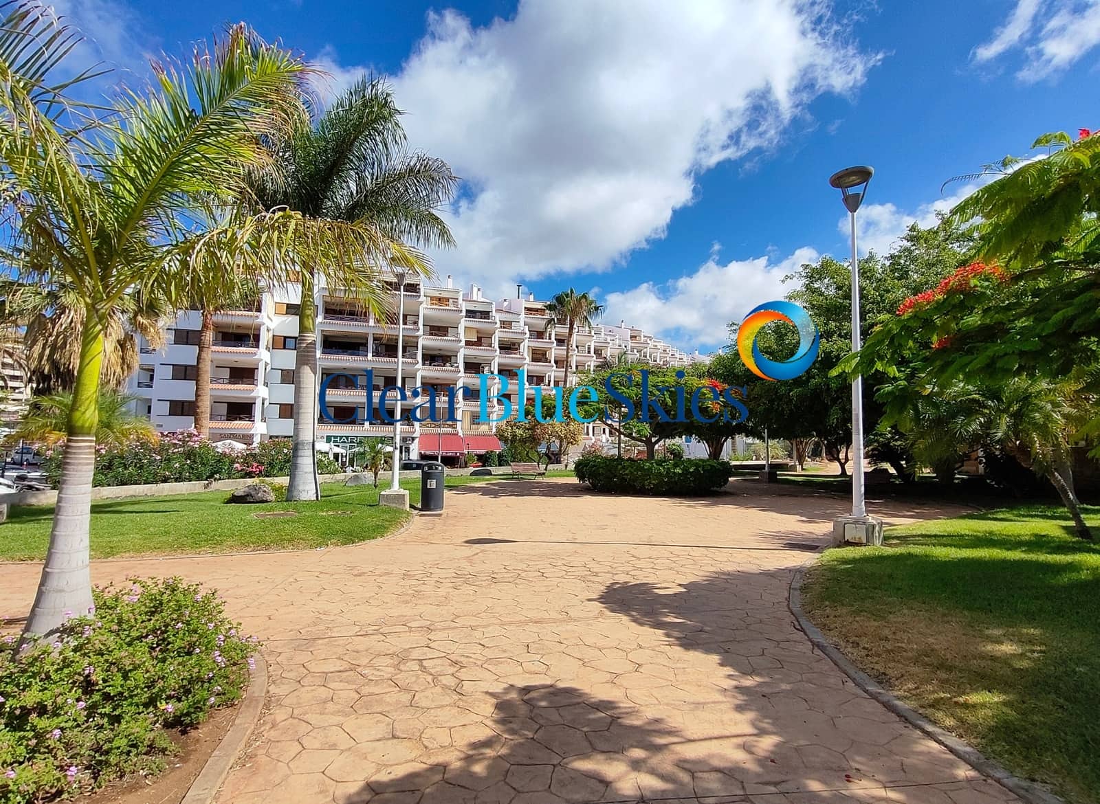 1 bedroom Apartment for sale in Los Cristianos with pool garage - € 219,000 (Ref: 9928464)