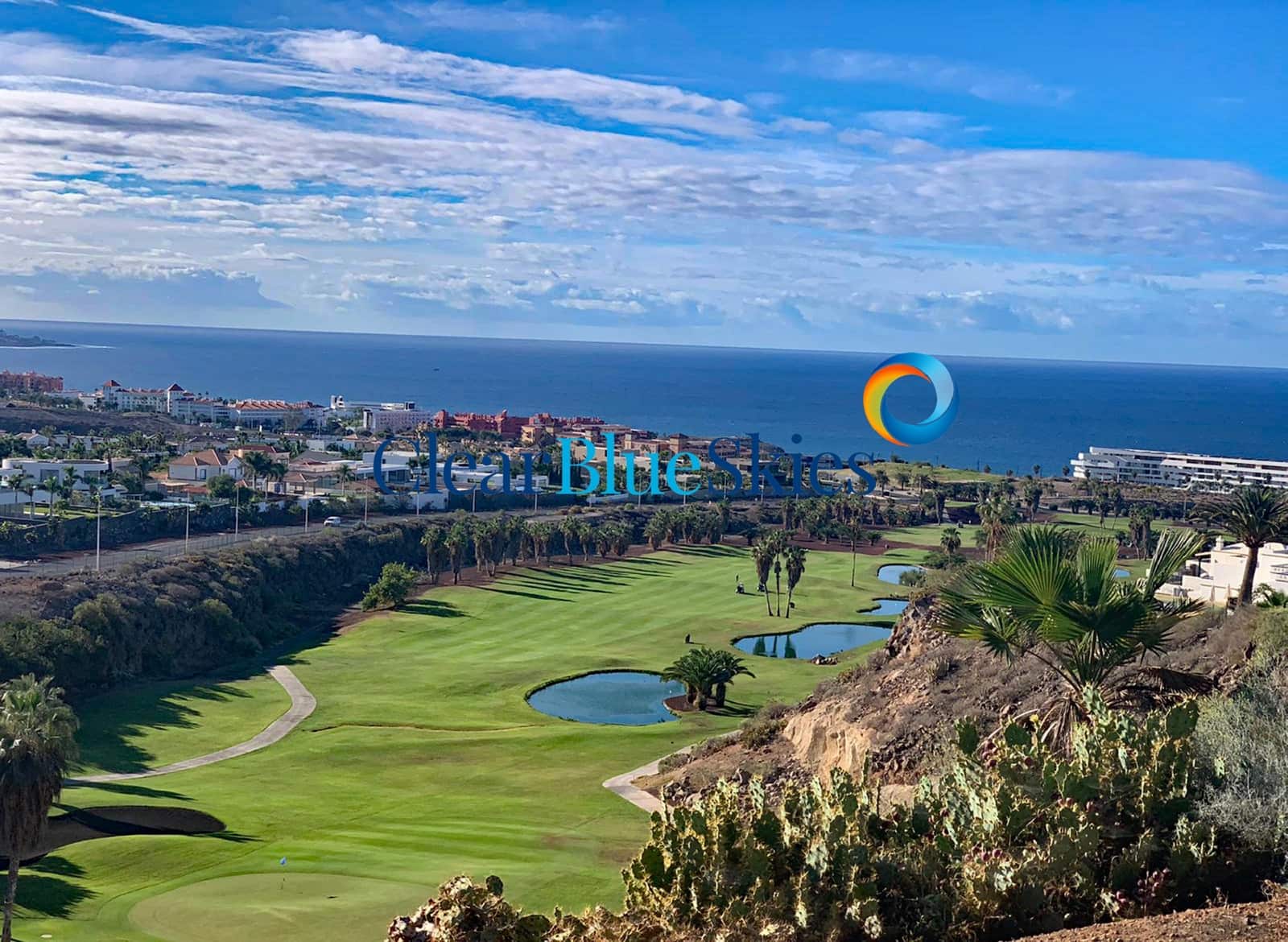 3 soverom Kjedet enebolig til salgs i Adeje med svømmebasseng garasje - € 1 390 000 (Ref: 9937292)
