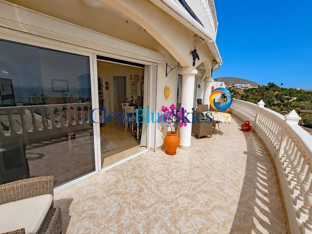2 bedroom Apartment for sale in San Eugenio Alto, Adeje with pool garage - € 495,000 (Ref: 9941500)