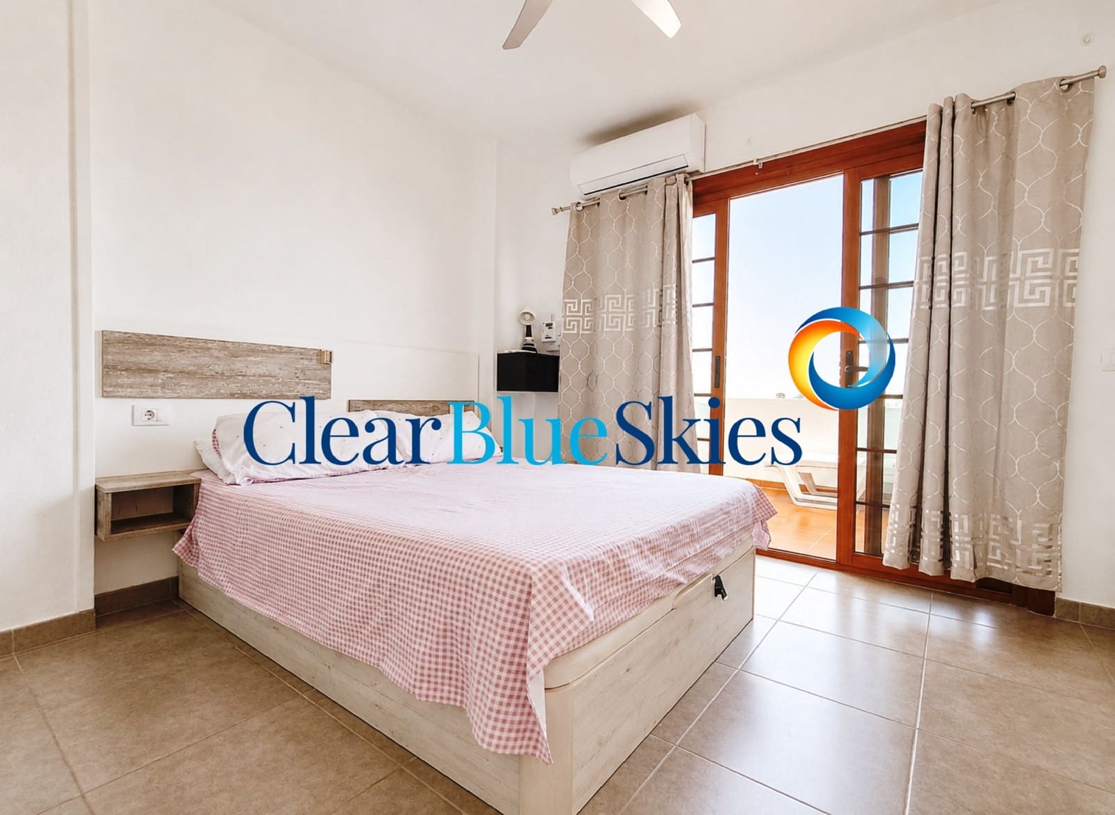 1 chambre Appartement à vendre à Costa Adeje avec piscine - 330 000 € (Ref: 9986176)