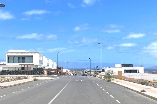 Building Plot for sale in Corralejo, La Oliva - € 179,500 (Ref: 9131335)
