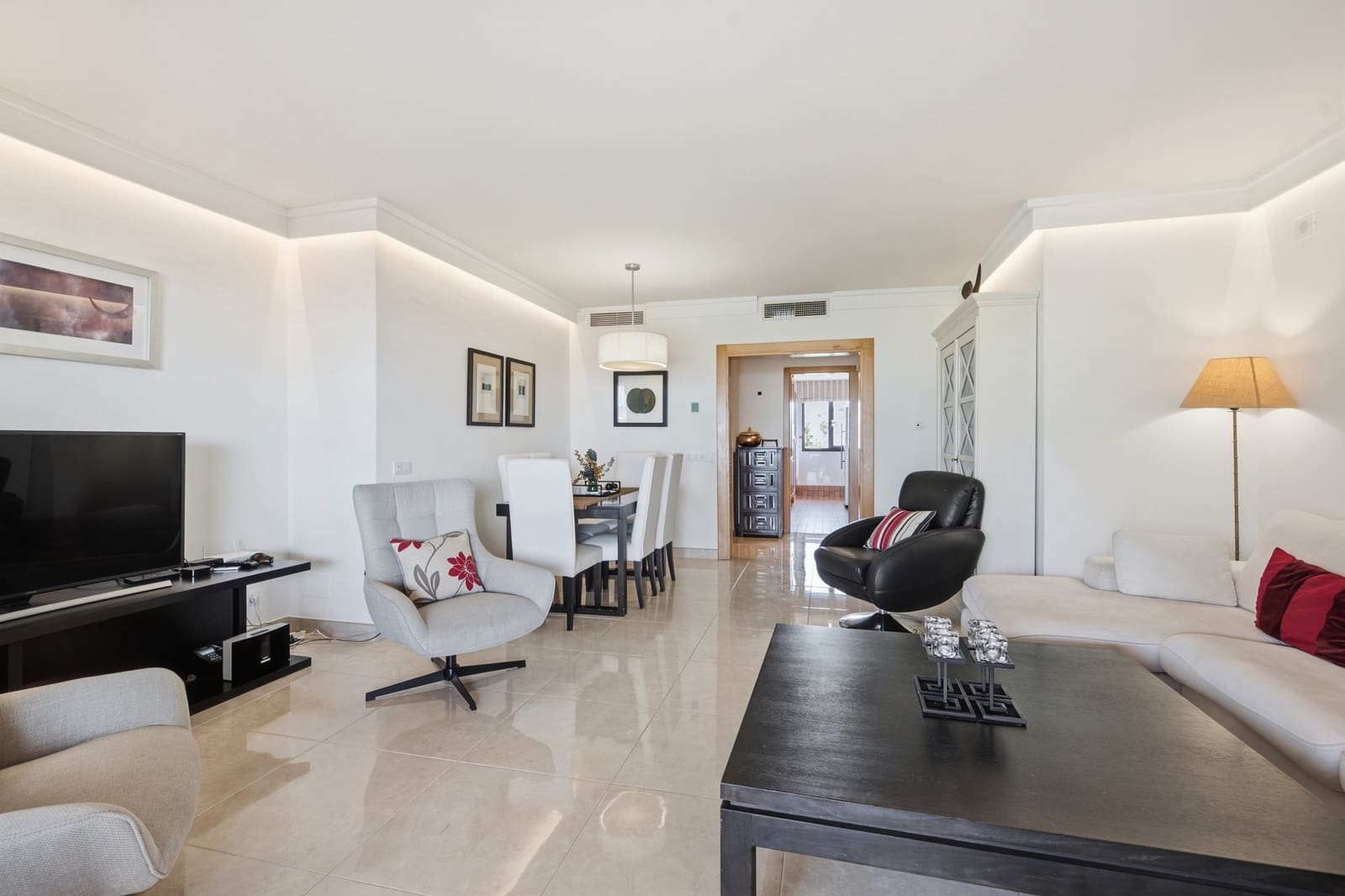 3 bedroom Apartment for sale in Guadalmansa with pool garage - € 699,000 (Ref: 10094357)