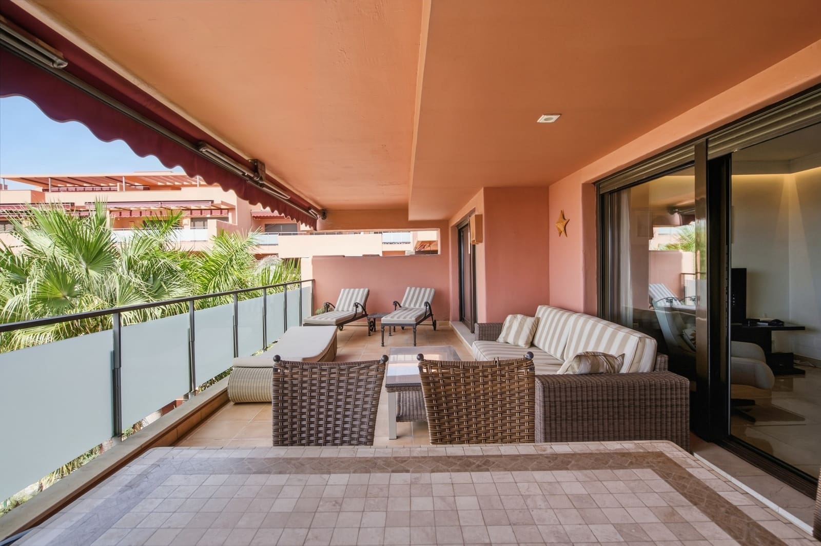 3 bedroom Apartment for sale in Guadalmansa with pool garage - € 699,000 (Ref: 10094357)