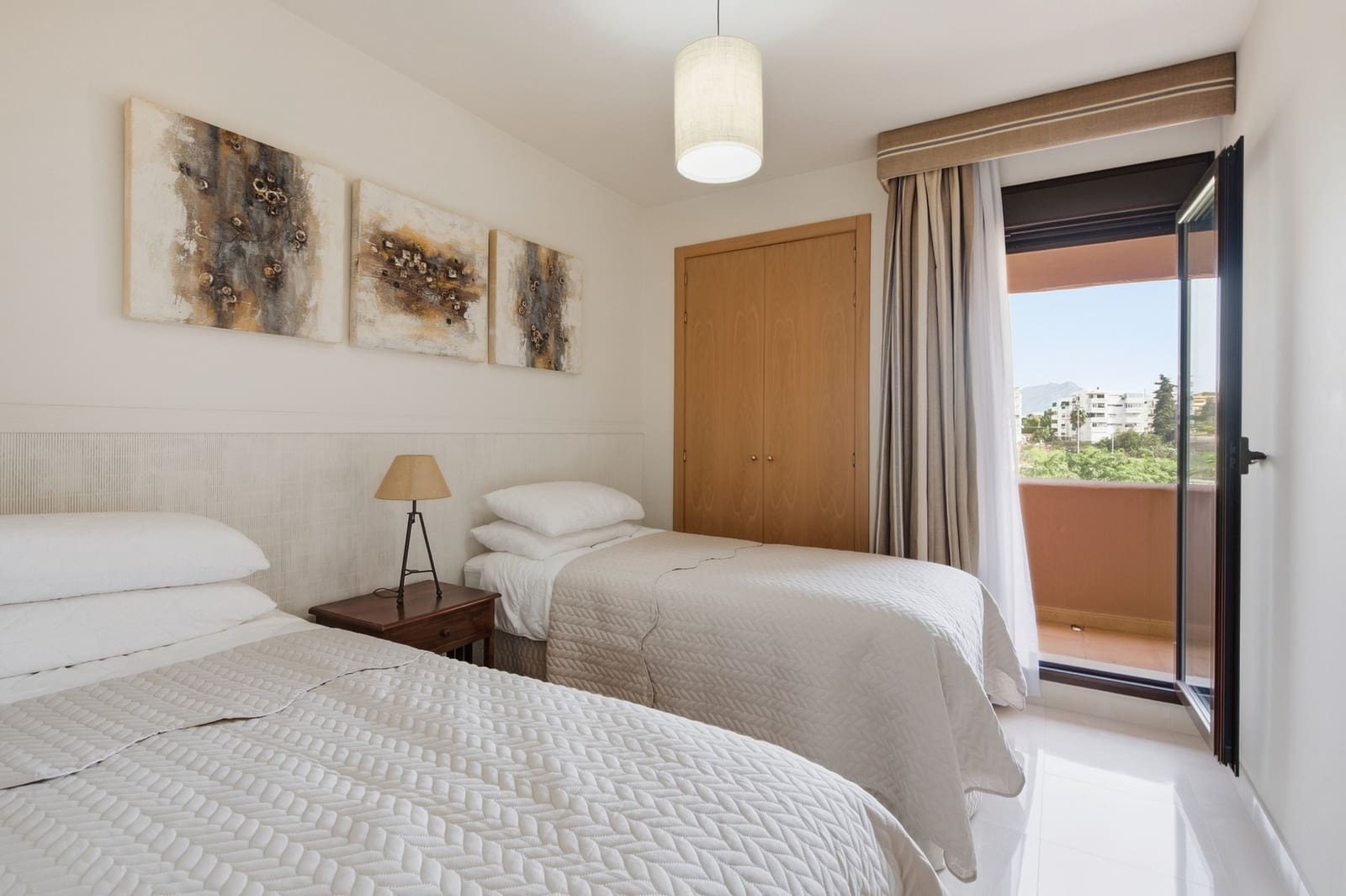 3 bedroom Apartment for sale in Guadalmansa with pool garage - € 699,000 (Ref: 10094357)