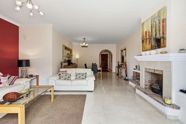 2 quarto Penthouse para venda em Estepona com piscina garagem - 875 000 € (Ref: 10139379)