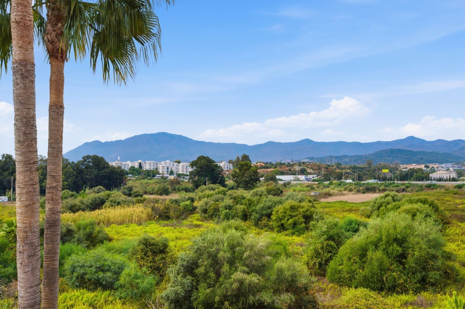 2 quarto Penthouse para venda em Estepona com piscina garagem - 875 000 € (Ref: 10139379)
