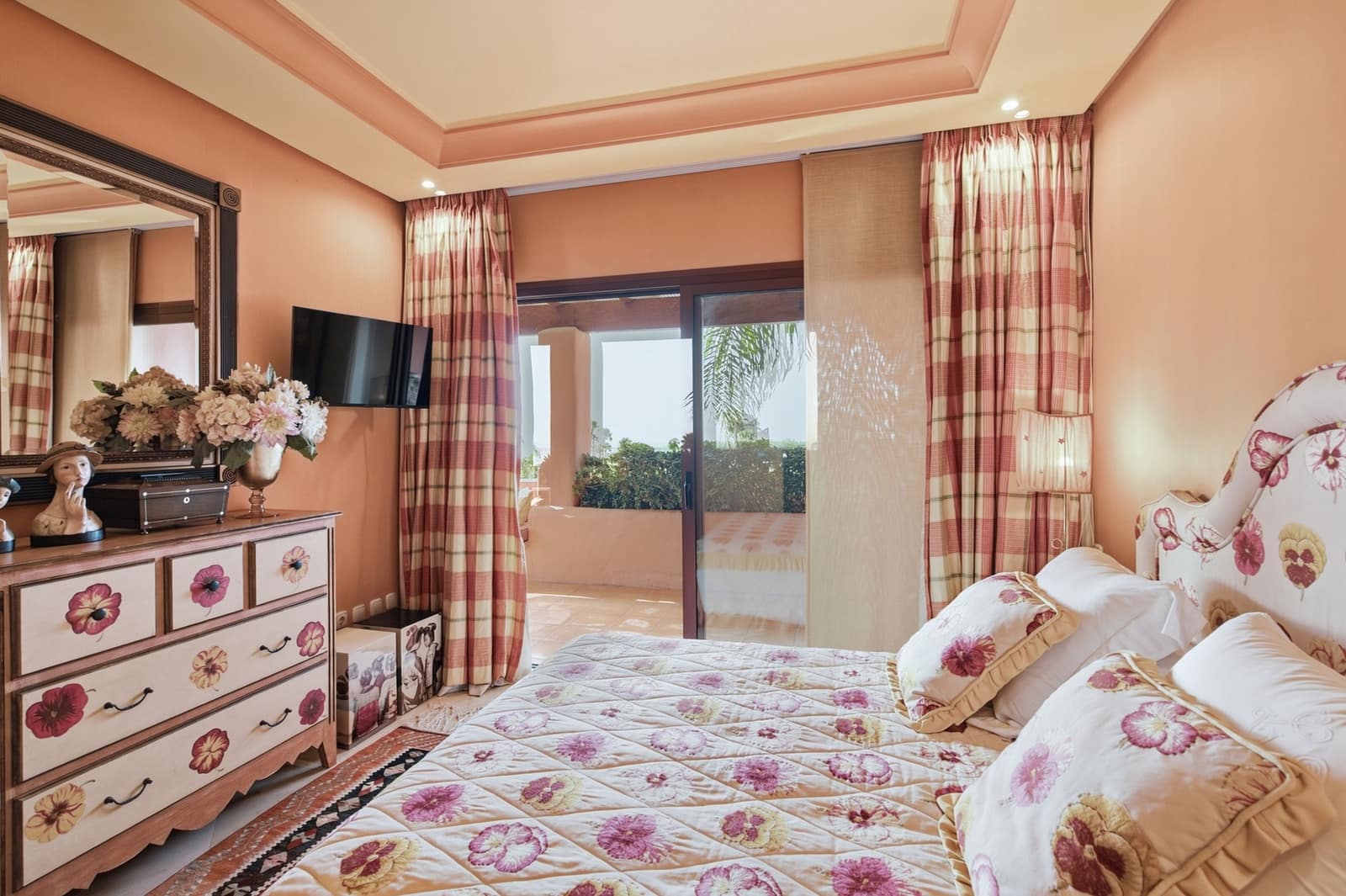 3 slaapkamer Penthouse te koop in Guadalmansa met zwembad garage - € 3.650.000 (Ref: 10142354)