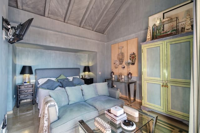 3 slaapkamer Penthouse te koop in Resinera-Voladilla, Estepona met zwembad garage - € 3.650.000 (Ref: 10142354)