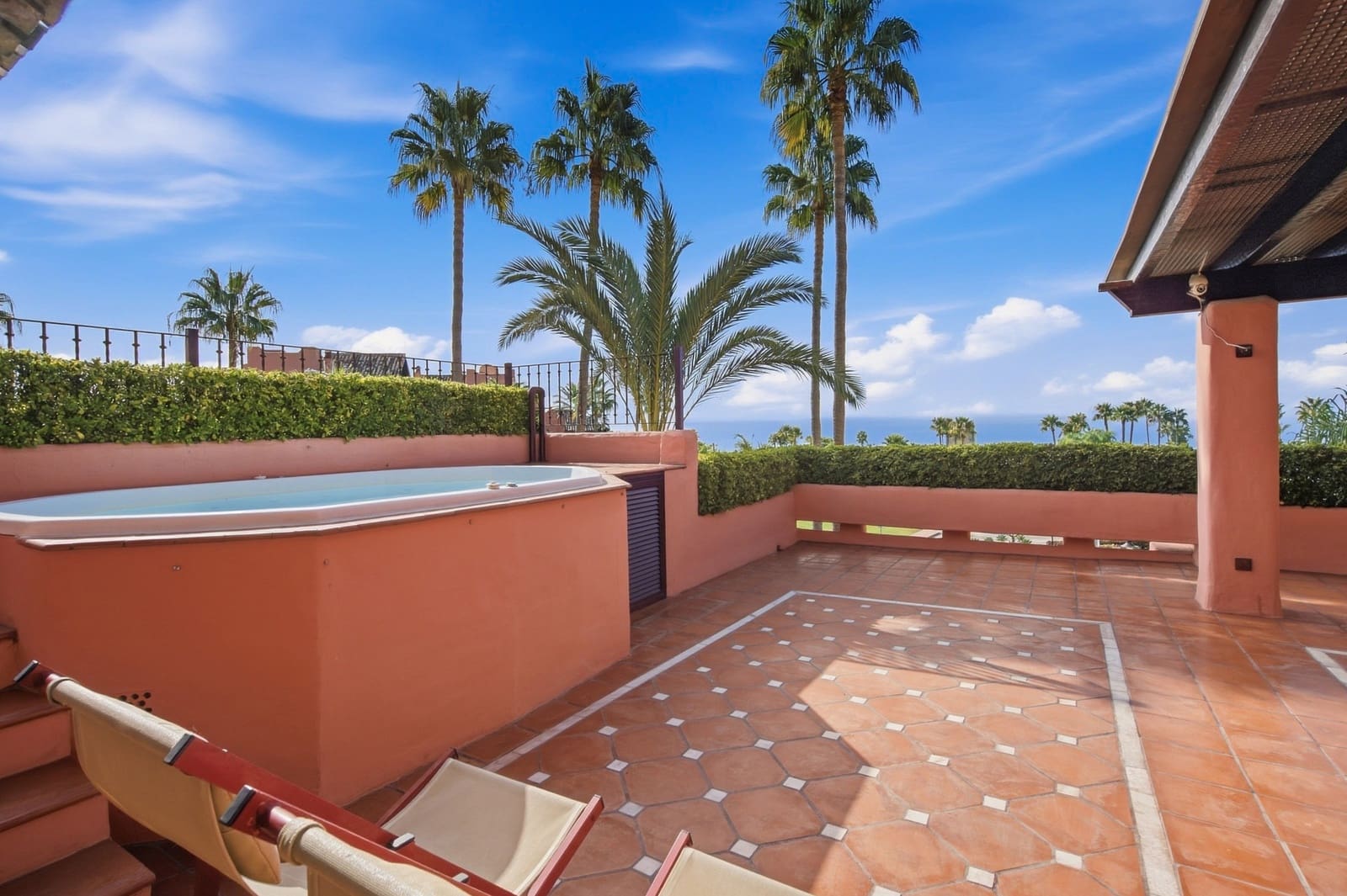 3 slaapkamer Penthouse te koop in Guadalmansa met zwembad garage - € 3.650.000 (Ref: 10142354)