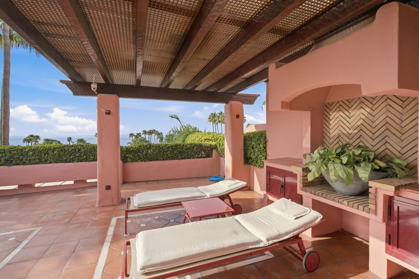 3 slaapkamer Penthouse te koop in Guadalmansa met zwembad garage - € 3.650.000 (Ref: 10142354)
