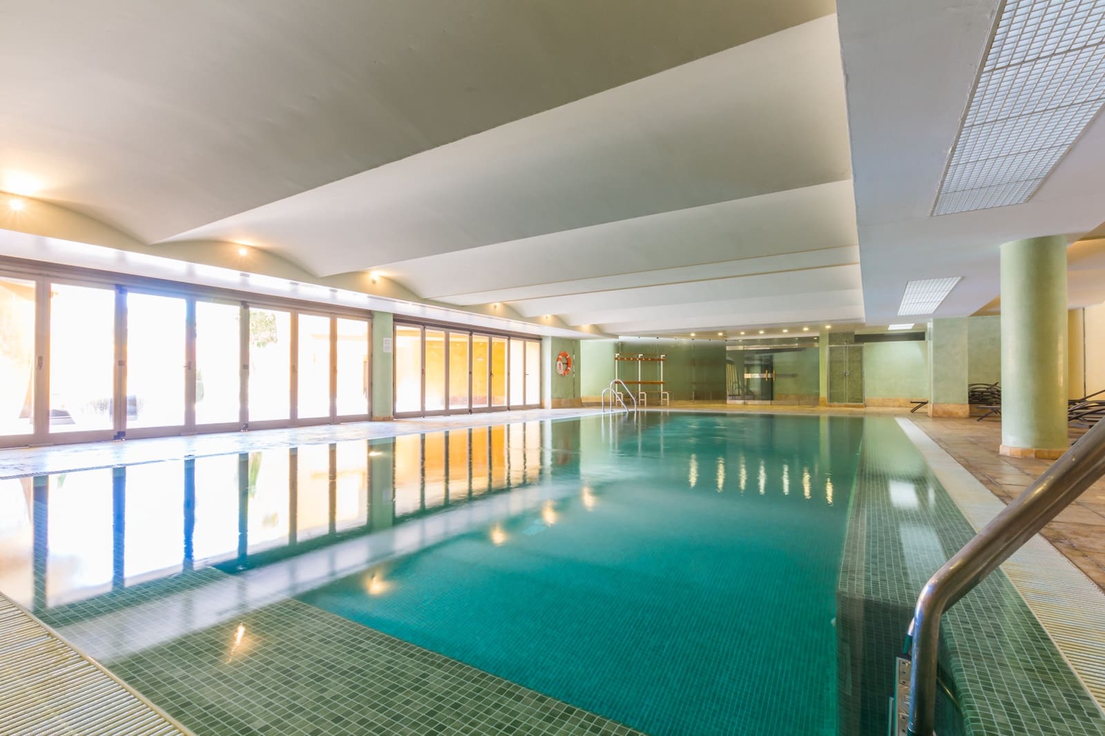2 sypialnia Apartament na sprzedaż w New Golden Mile z basenem garażem - 550 000 € (Ref: 10164798)