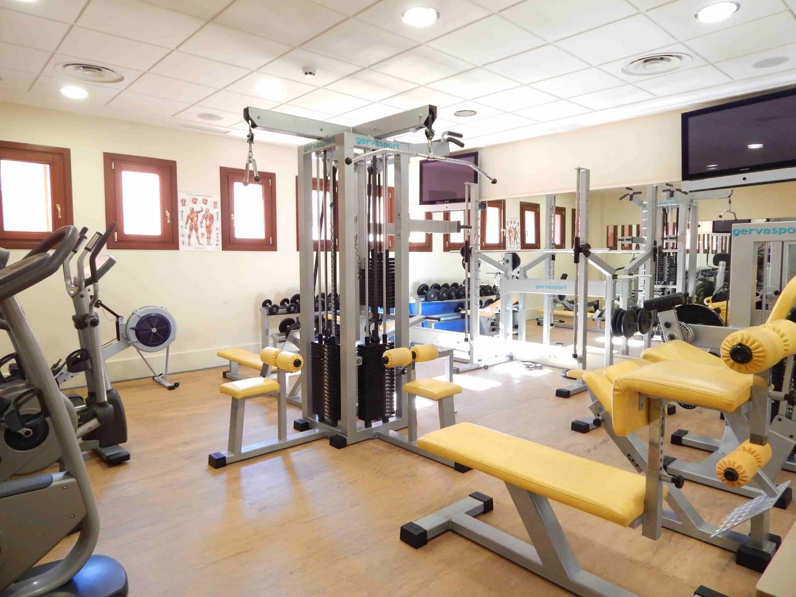 4 soverom Leilighet til salgs i Estepona med svømmebasseng garasje - € 2 050 000 (Ref: 8354600)