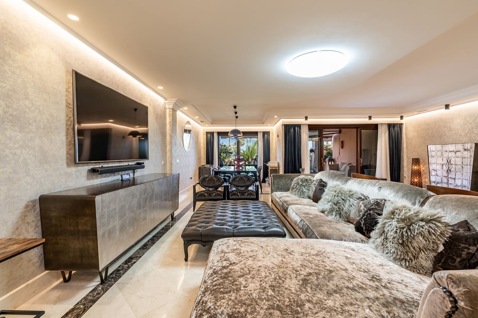 4 soverom Leilighet til salgs i Estepona med svømmebasseng garasje - € 2 050 000 (Ref: 8354600)