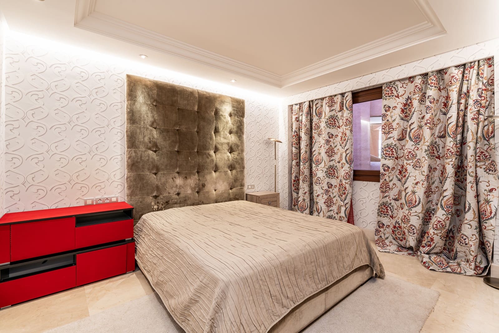 4 soverom Leilighet til salgs i Estepona med svømmebasseng garasje - € 2 050 000 (Ref: 8354600)