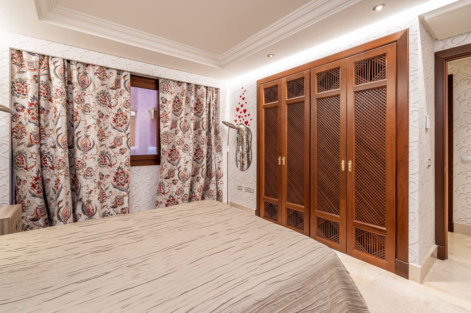 4 soverom Leilighet til salgs i Estepona med svømmebasseng garasje - € 2 050 000 (Ref: 8354600)