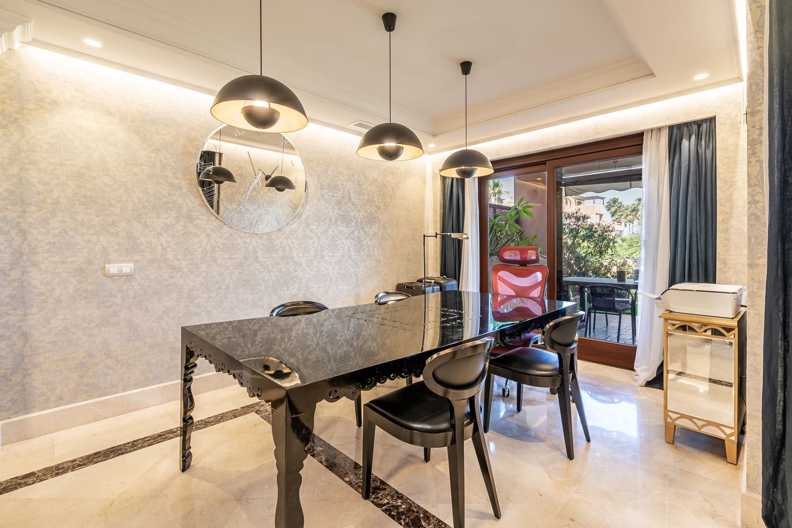 4 soverom Leilighet til salgs i Estepona med svømmebasseng garasje - € 2 050 000 (Ref: 8354600)