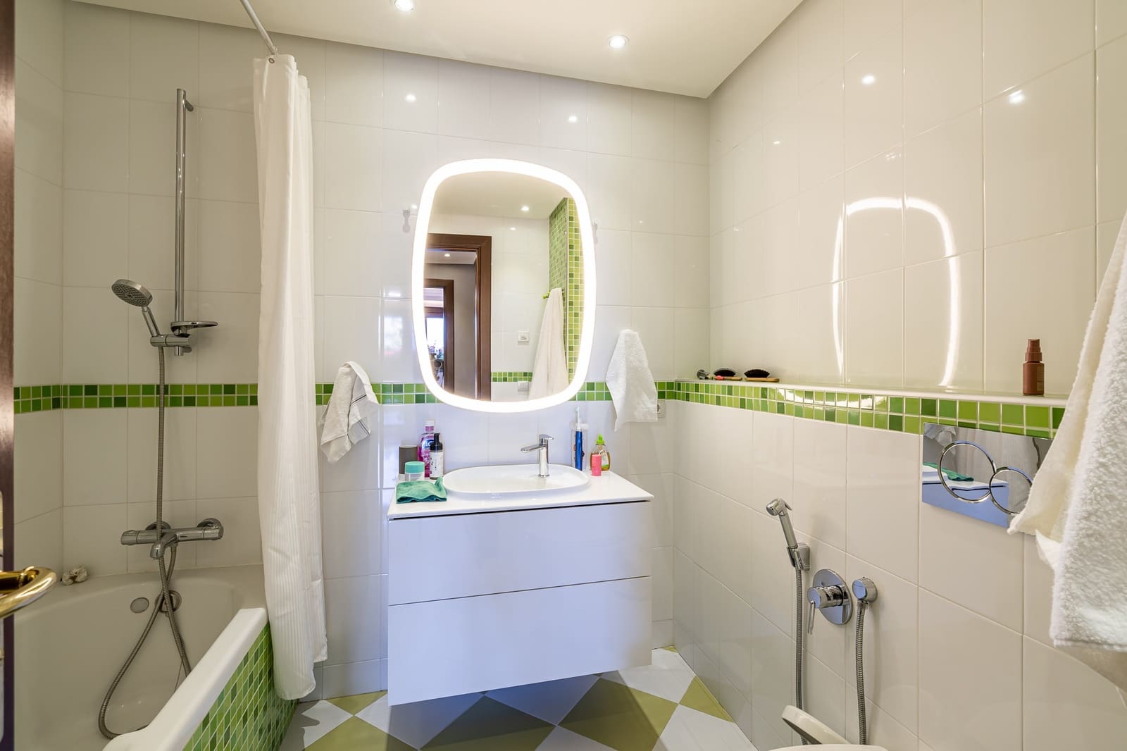 4 soverom Leilighet til salgs i Estepona med svømmebasseng garasje - € 2 050 000 (Ref: 8354600)