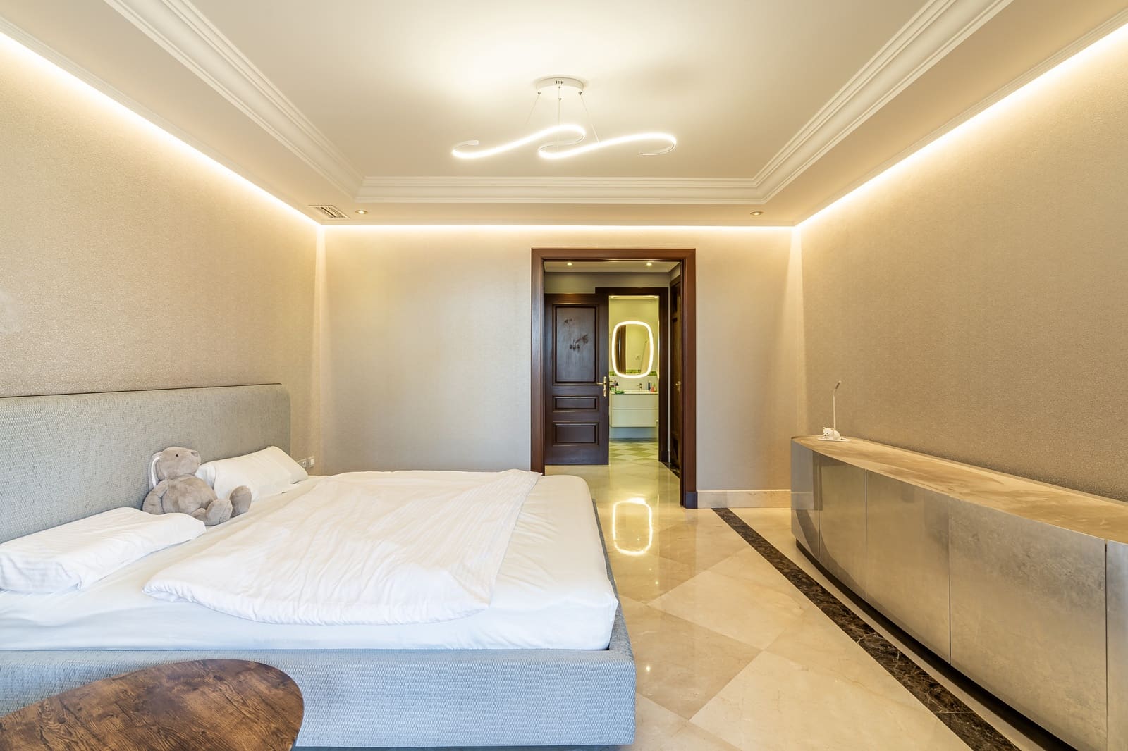 4 soverom Leilighet til salgs i Estepona med svømmebasseng garasje - € 2 050 000 (Ref: 8354600)