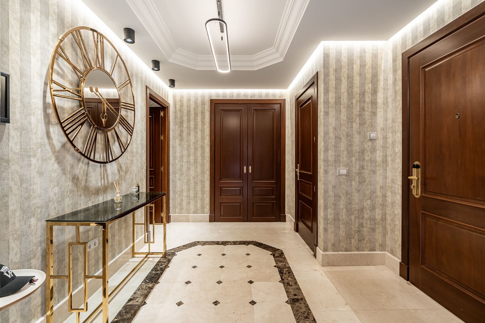 4 soverom Leilighet til salgs i Estepona med svømmebasseng garasje - € 2 050 000 (Ref: 8354600)