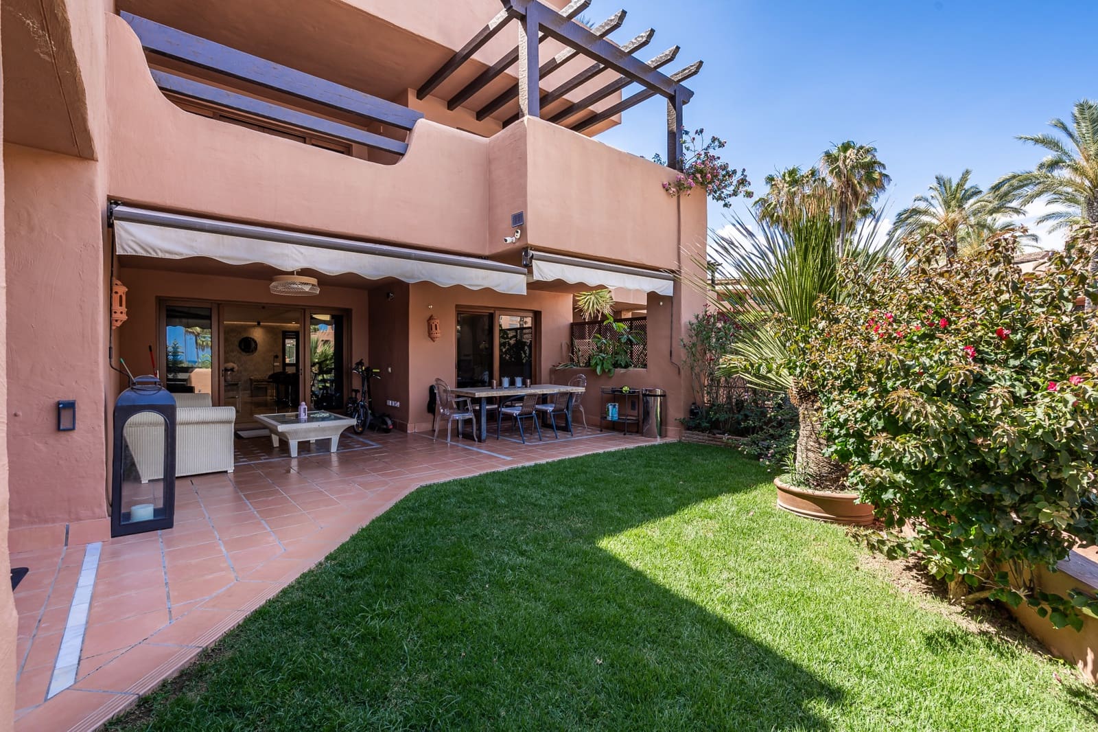 4 soverom Leilighet til salgs i Estepona med svømmebasseng garasje - € 2 050 000 (Ref: 8354600)