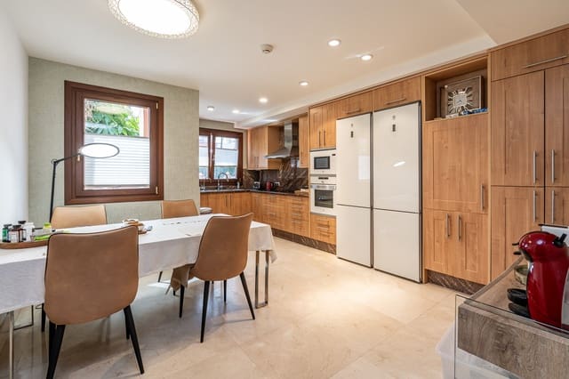 4 chambre Appartement à vendre à Kempinski, Estepona avec piscine garage - 2 050 000 € (Ref: 8354600)