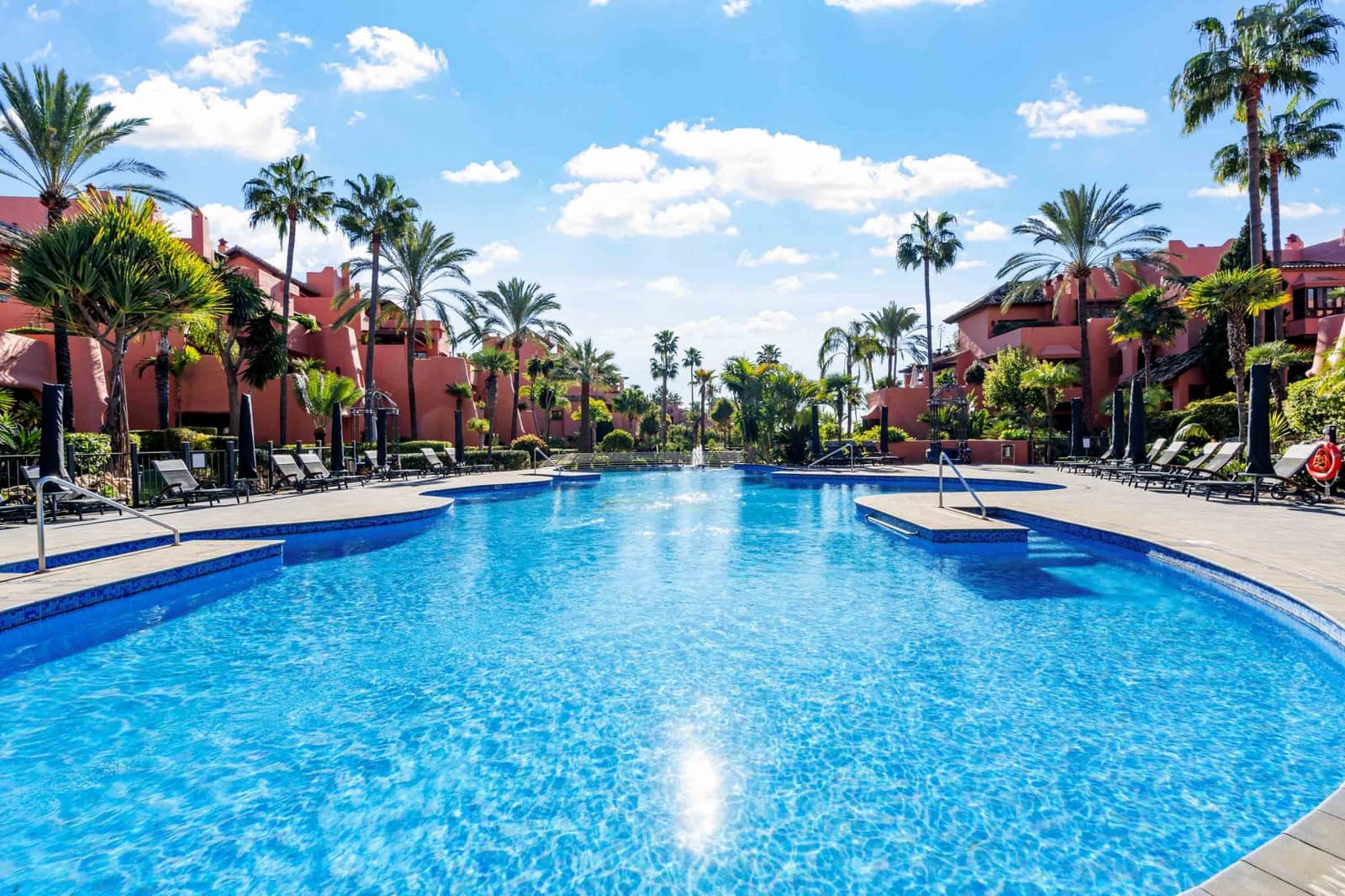 3 bedroom Apartment for sale in Guadalmansa with pool garage - € 1,525,000 (Ref: 8354602)