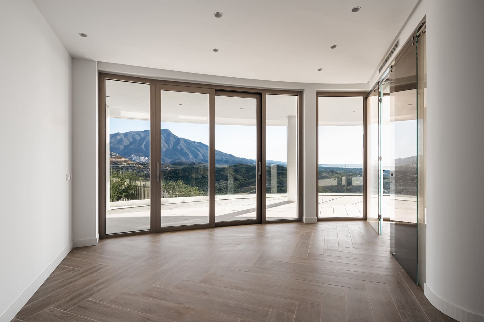 3 bedroom Apartment for sale in Benahavis with pool garage - € 3,499,500 (Ref: 8354614)