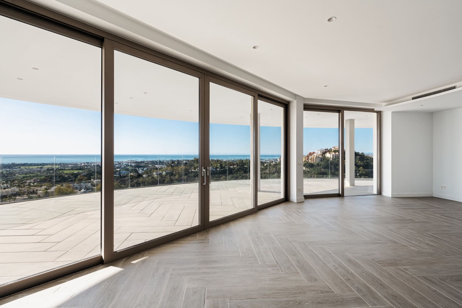 3 bedroom Apartment for sale in Benahavis with pool garage - € 3,499,500 (Ref: 8354614)