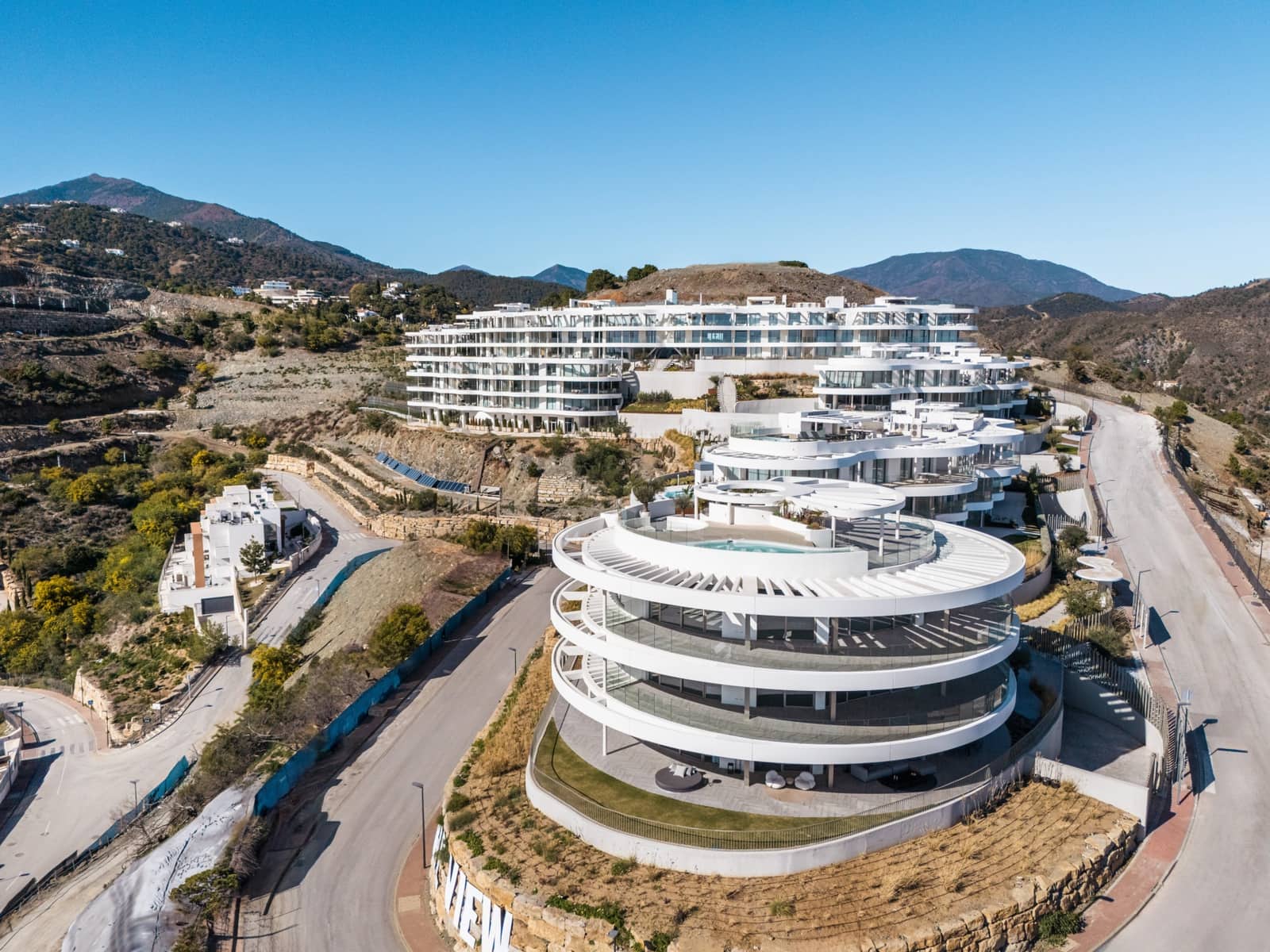 3 bedroom Apartment for sale in Benahavis with pool garage - € 3,499,500 (Ref: 8354614)