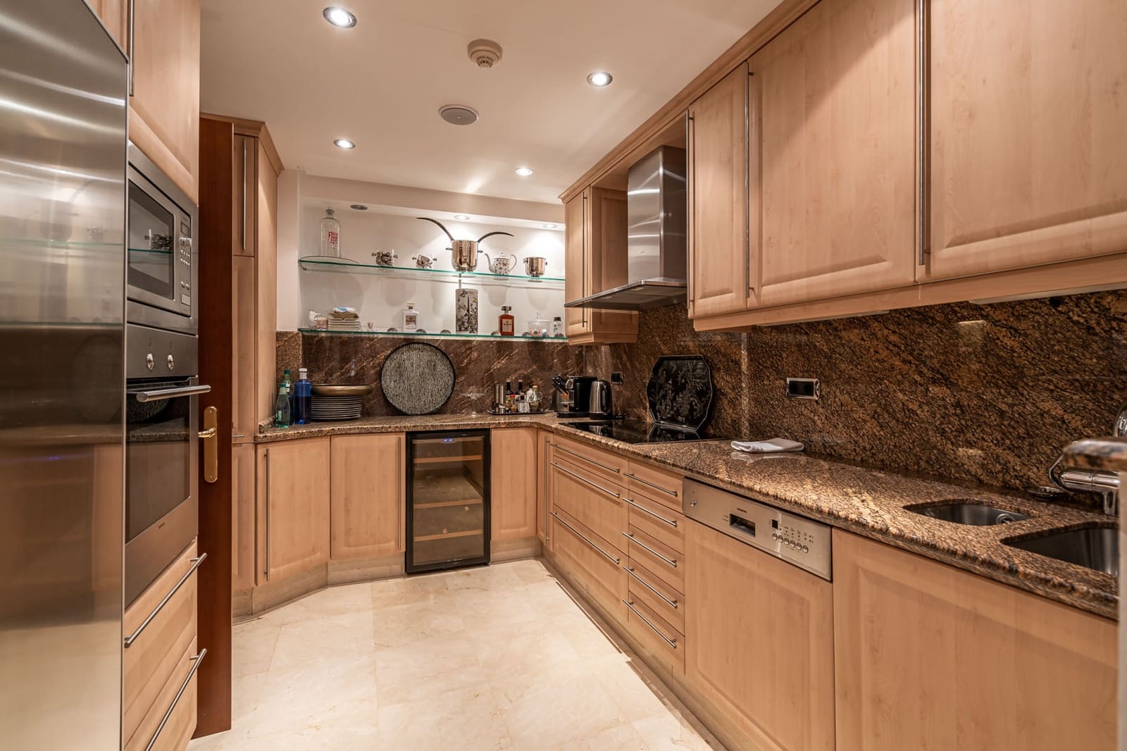 6 bedroom Apartment for sale in Guadalmansa with pool garage - € 6,900,000 (Ref: 8354621)