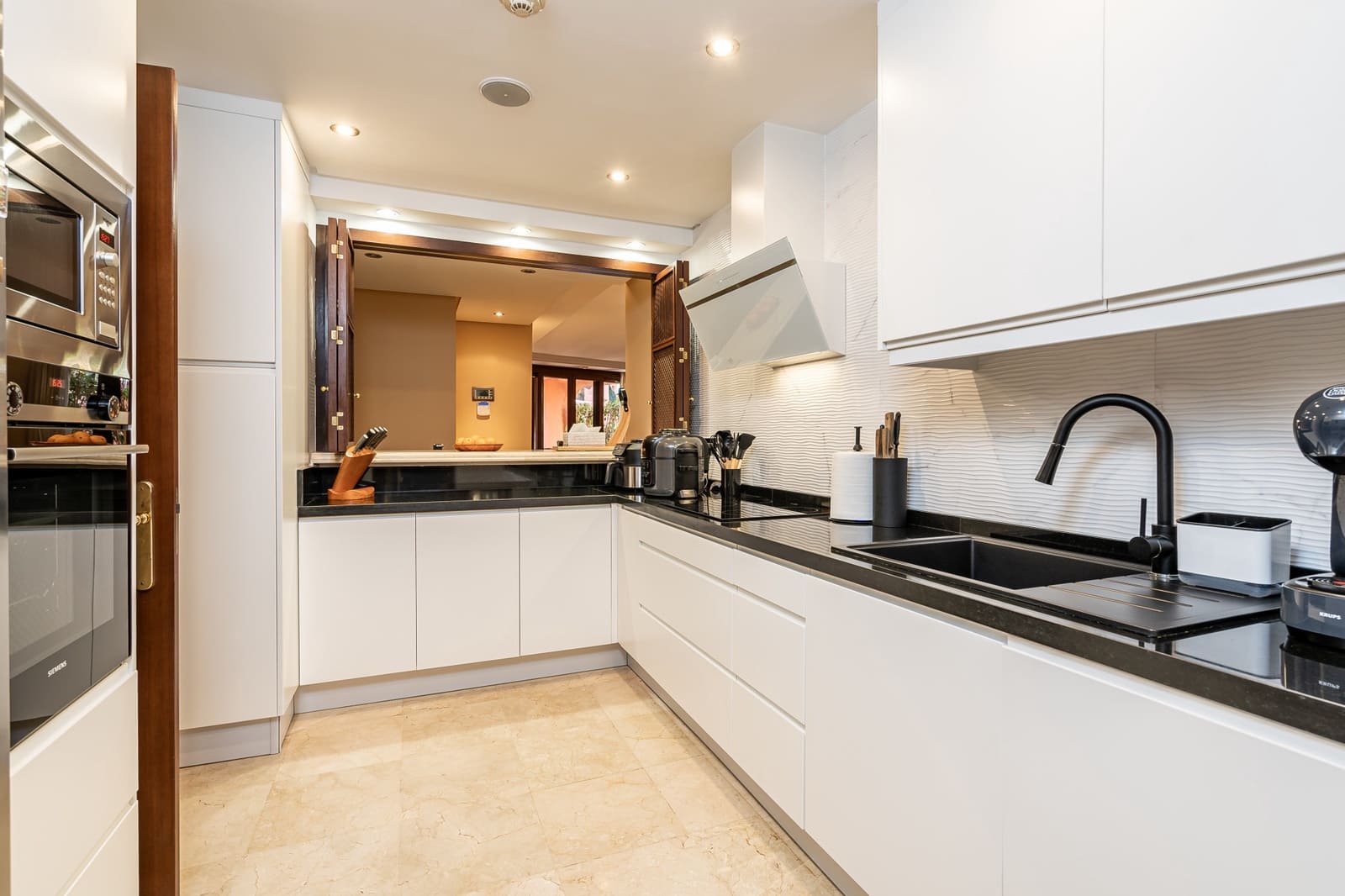 3 makuuhuone Huoneisto myytävänä paikassa Guadalmansa mukana uima-altaan 
autotalli - 1 495 000 € (Ref: 8354622)