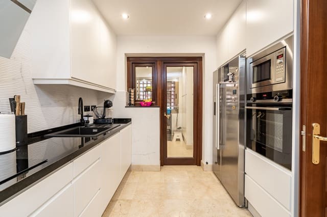 3 makuuhuone Huoneisto myytävänä paikassa Resinera-Voladilla, Estepona mukana uima-altaan 
autotalli - 1 495 000 € (Ref: 8354622)