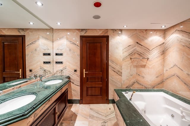 3 makuuhuone Huoneisto myytävänä paikassa Resinera-Voladilla, Estepona mukana uima-altaan 
autotalli - 1 495 000 € (Ref: 8354622)