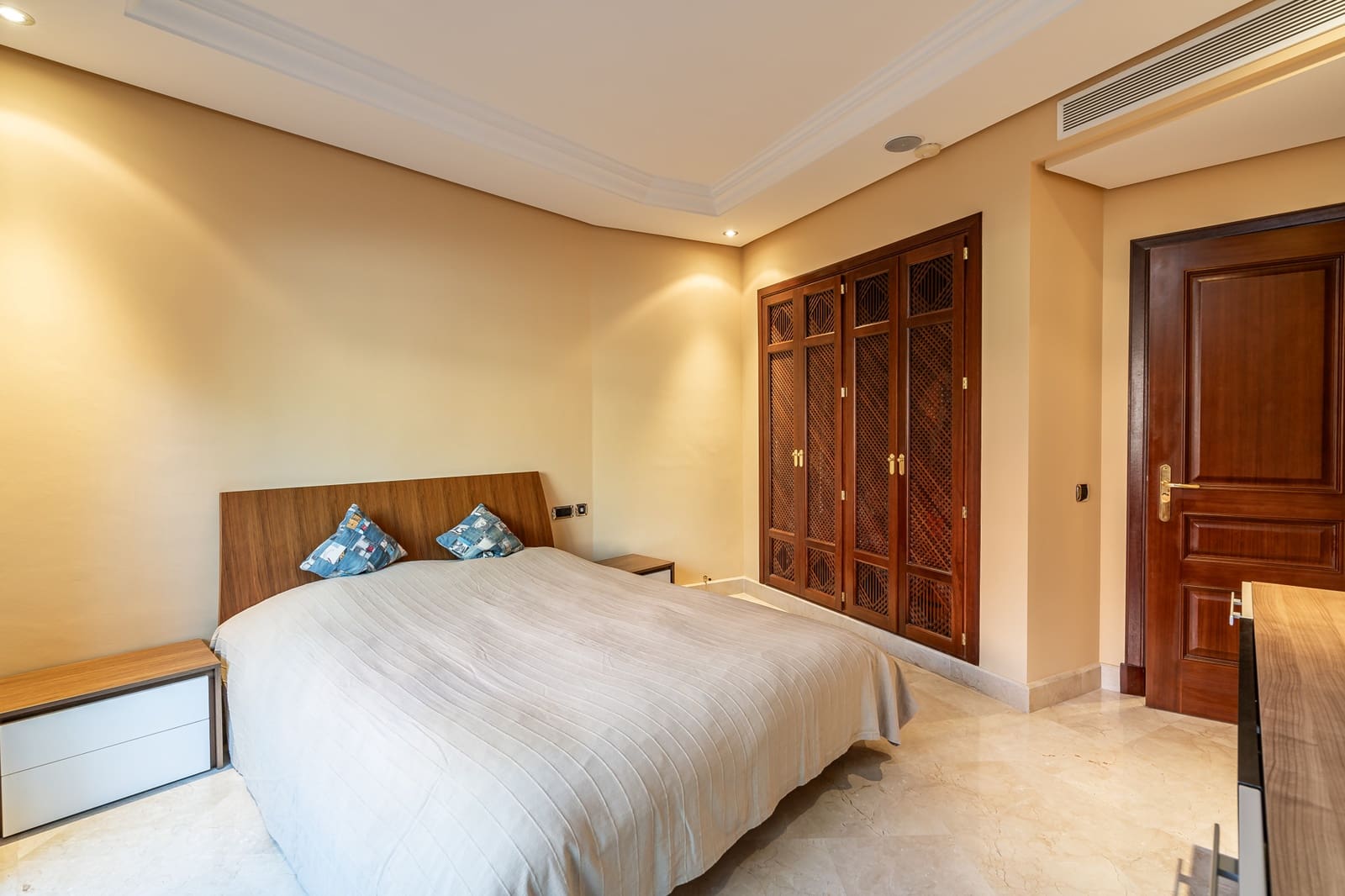 3 bedroom Apartment for sale in Guadalmansa with pool garage - € 1,495,000 (Ref: 8354622)