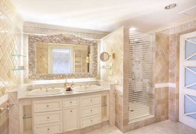 6 quarto Penthouse para venda em Estepona com piscina garagem - 5 990 000 € (Ref: 8354630)