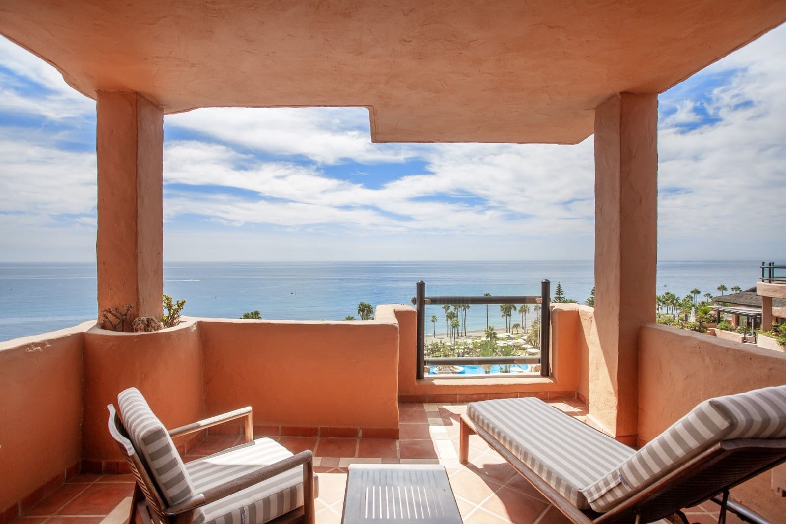 6 bedroom Penthouse for sale in Estepona with pool garage - € 5,990,000 (Ref: 8354630)