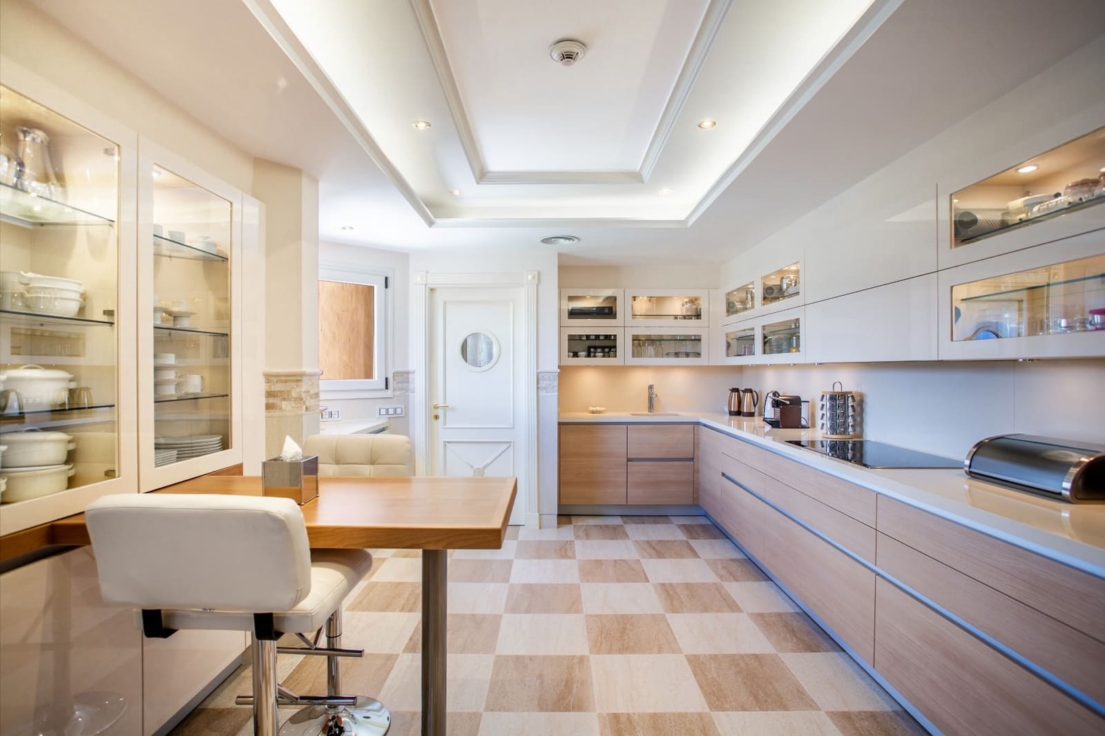 6 bedroom Penthouse for sale in Estepona with pool garage - € 5,990,000 (Ref: 8354630)