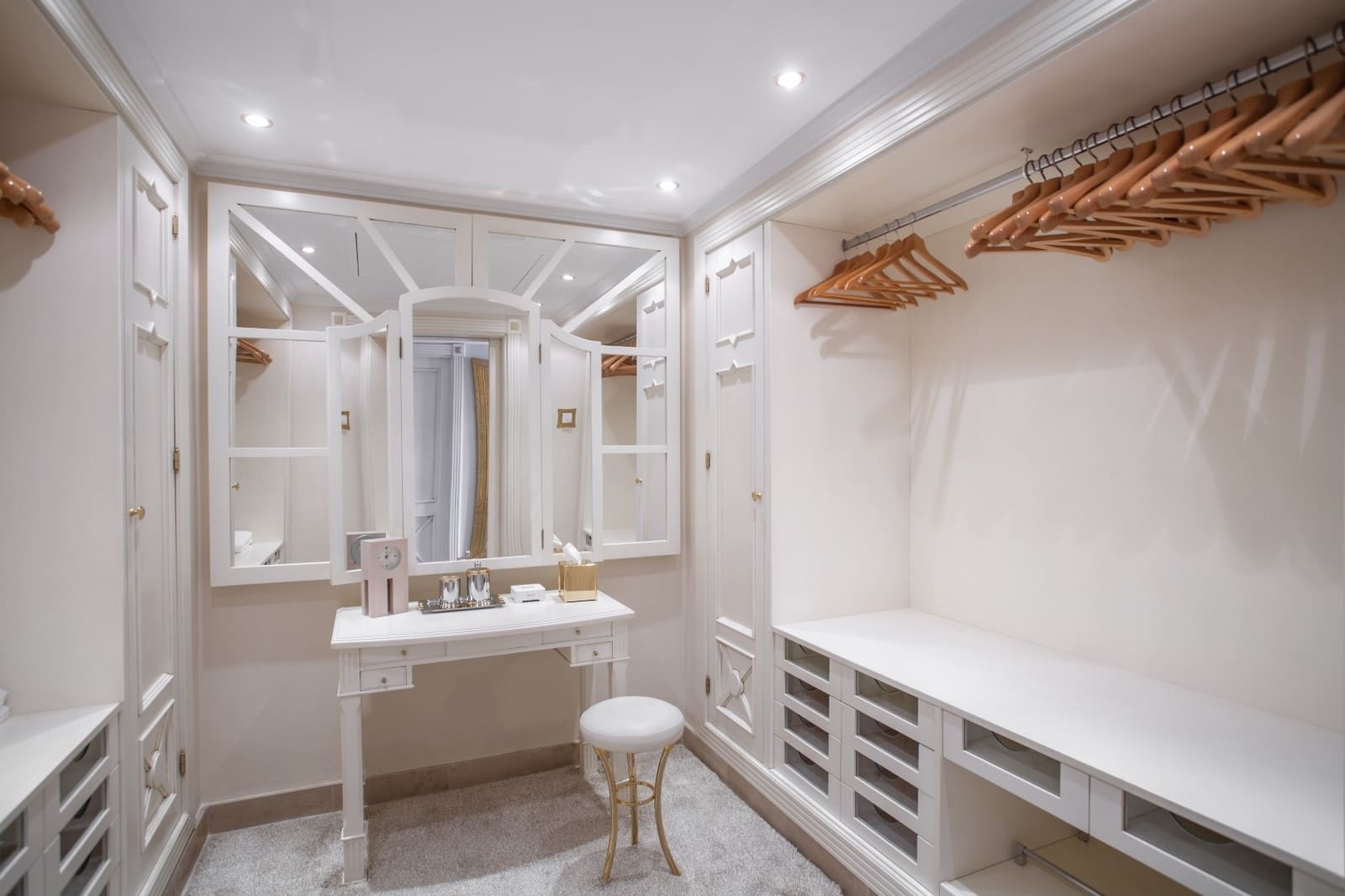6 bedroom Penthouse for sale in Estepona with pool garage - € 5,990,000 (Ref: 8354630)