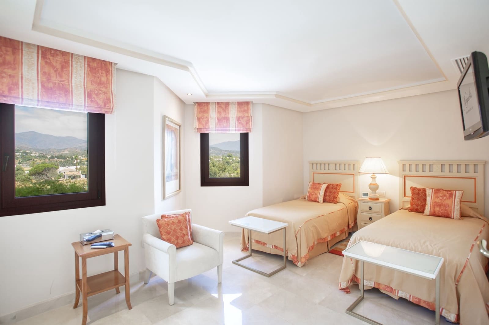 6 bedroom Penthouse for sale in Estepona with pool garage - € 5,990,000 (Ref: 8354630)