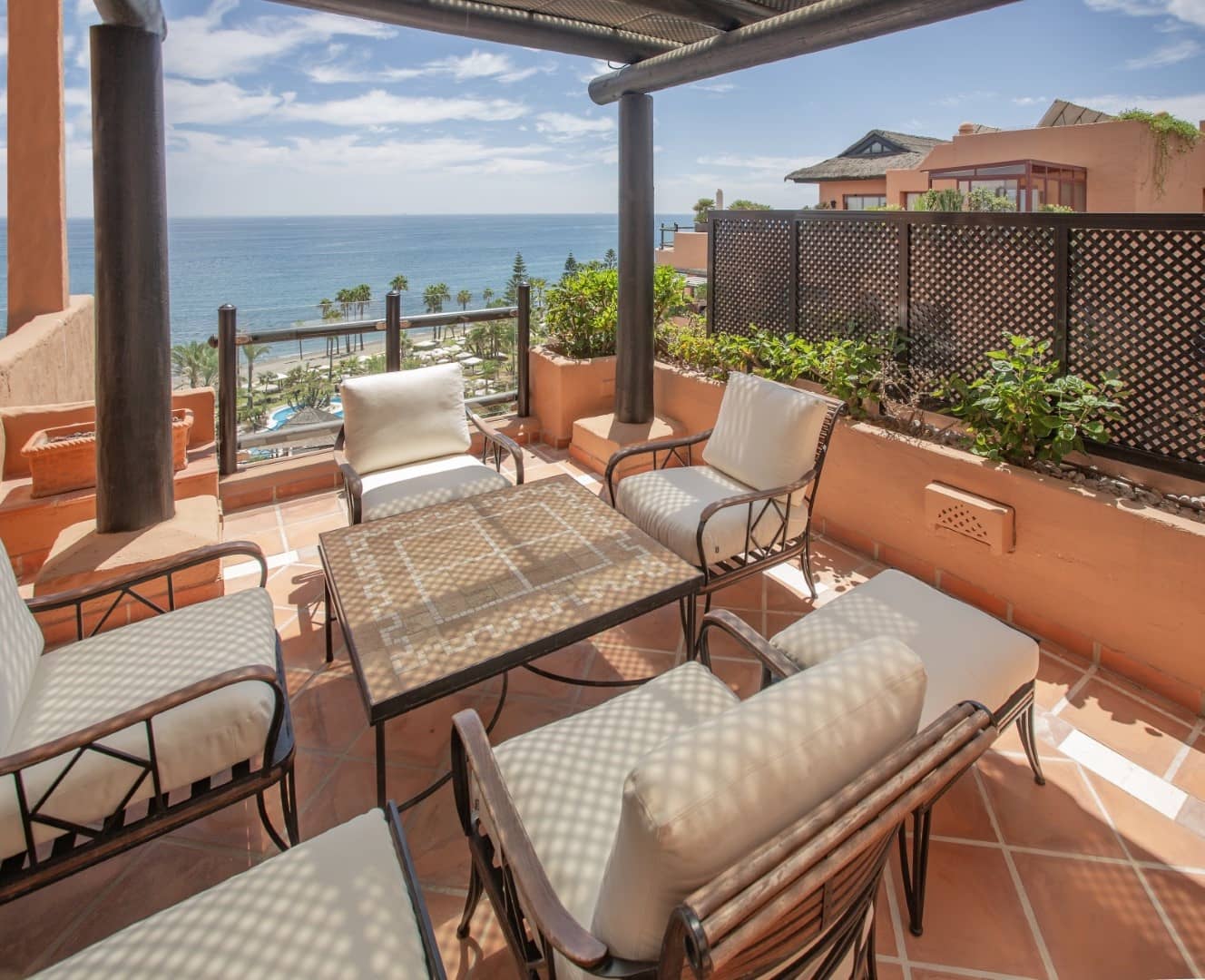 6 bedroom Penthouse for sale in Estepona with pool garage - € 5,990,000 (Ref: 8354630)