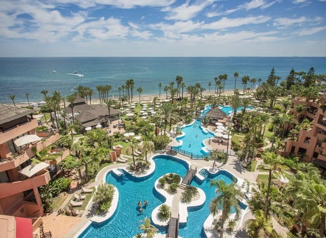 6 quarto Penthouse para venda em Estepona com piscina garagem - 5 990 000 € (Ref: 8354630)