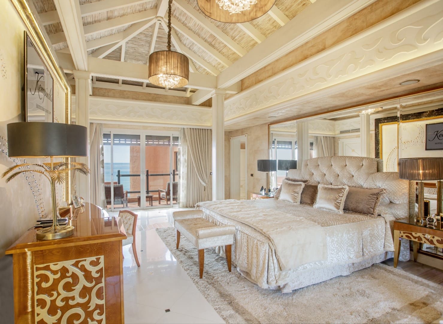 6 bedroom Penthouse for sale in Estepona with pool garage - € 5,990,000 (Ref: 8354630)
